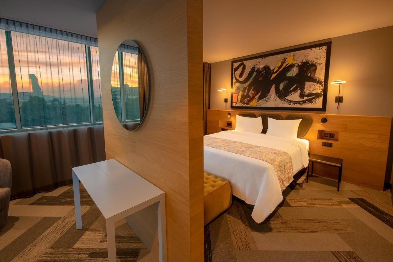 Radius Hotel Tbilisi Buitenkant foto