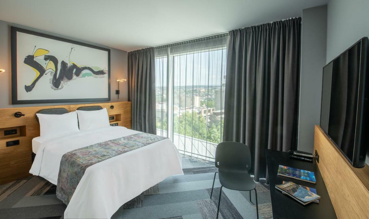 Radius Hotel Tbilisi Buitenkant foto