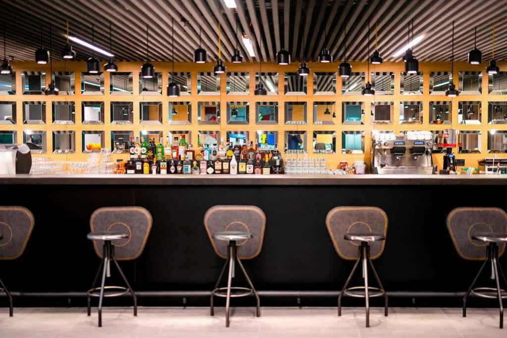 Radius Hotel Tbilisi Buitenkant foto